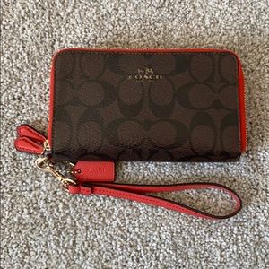 Coach wristlet/ wallet in new condition